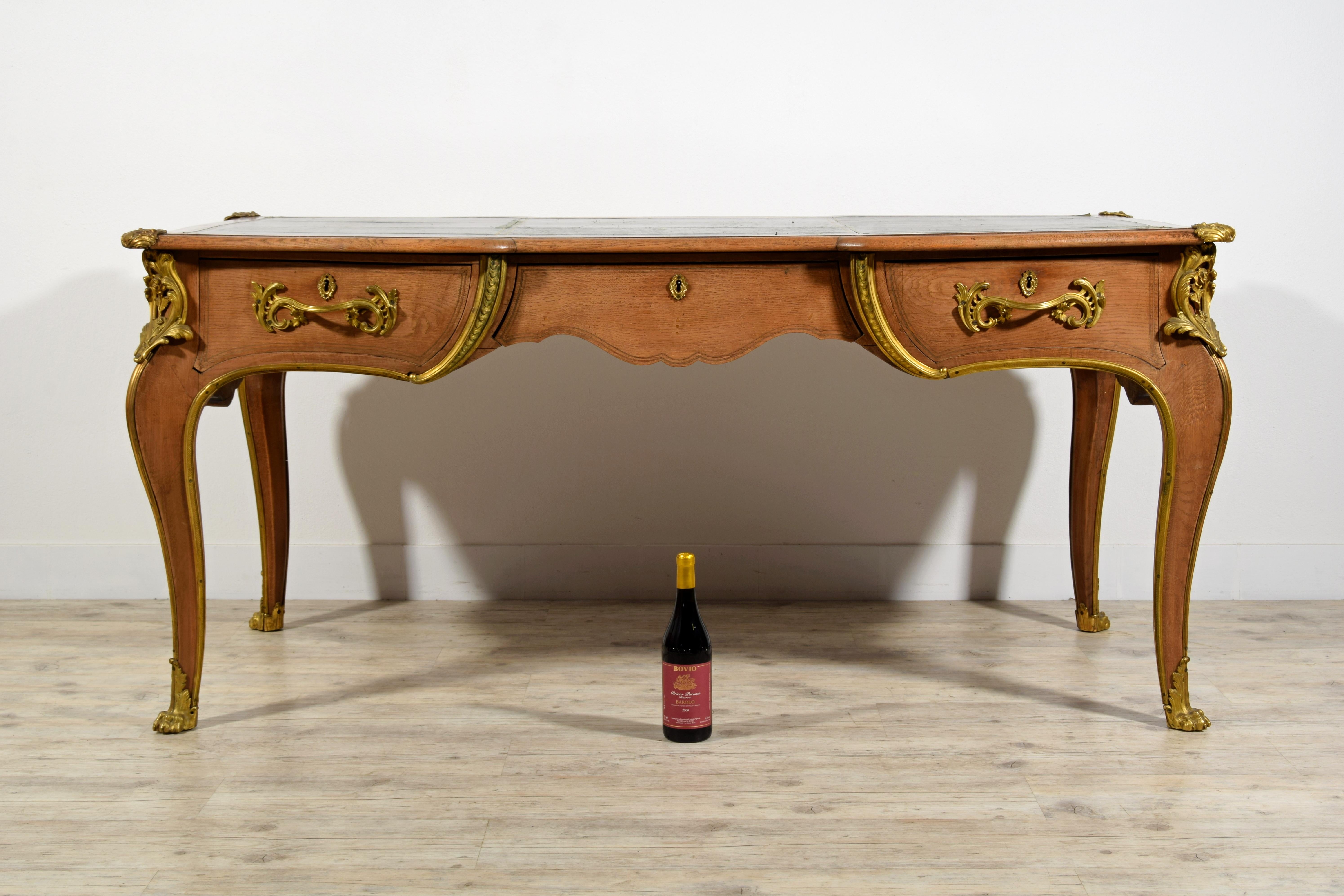 19th Century, French Louis XV style Natural Wood Center Desk with Gilt Bronzes  For Sale 4