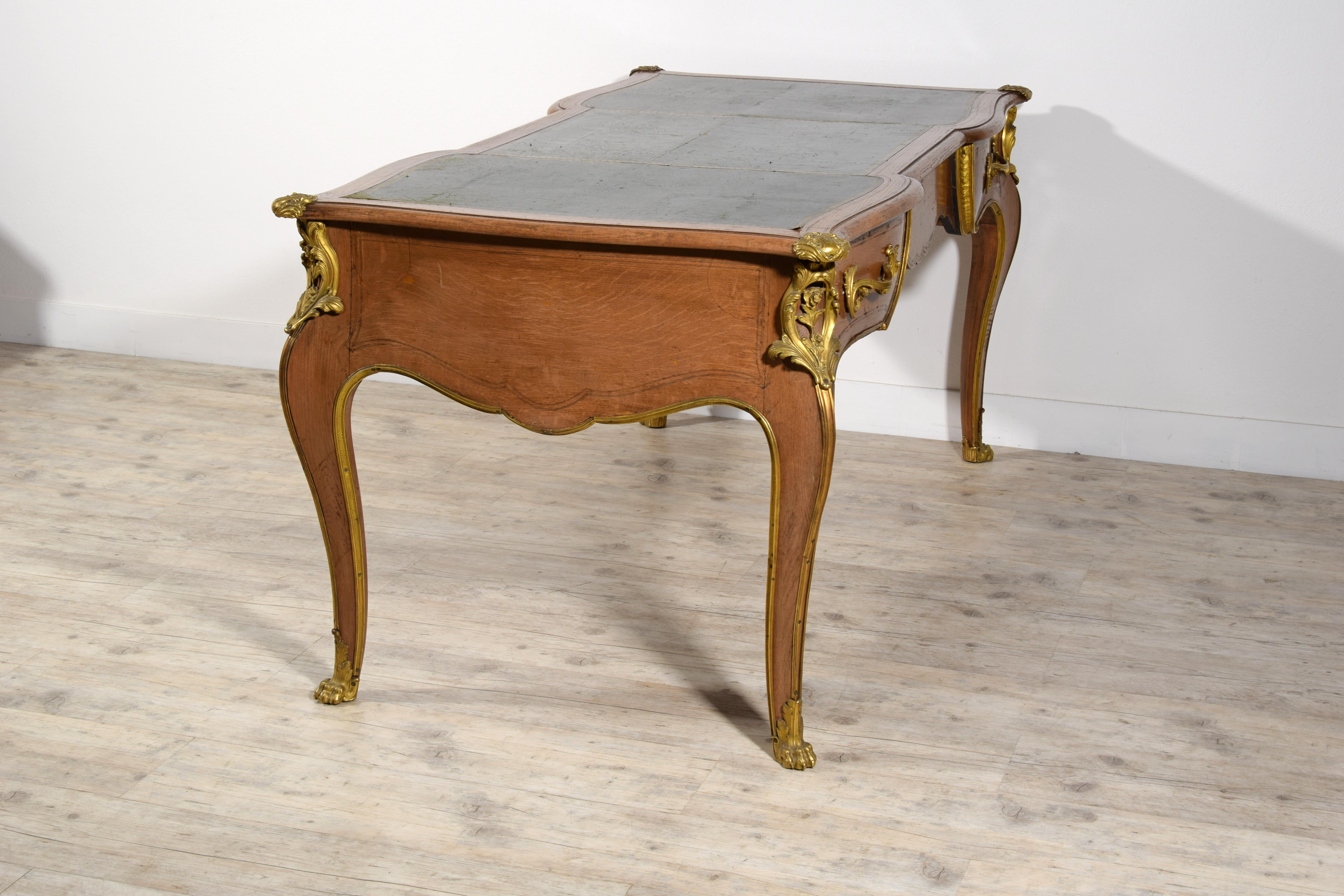 19th Century, French Louis XV style Natural Wood Center Desk with Gilt Bronzes  For Sale 5