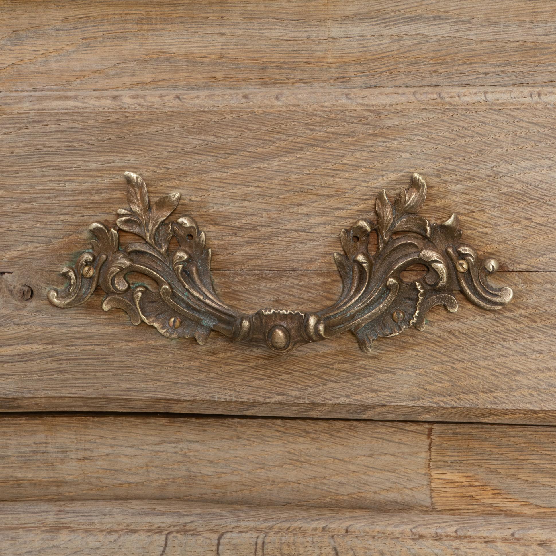 19th Century French Louis XV Style Oak Chest of Drawers For Sale 9