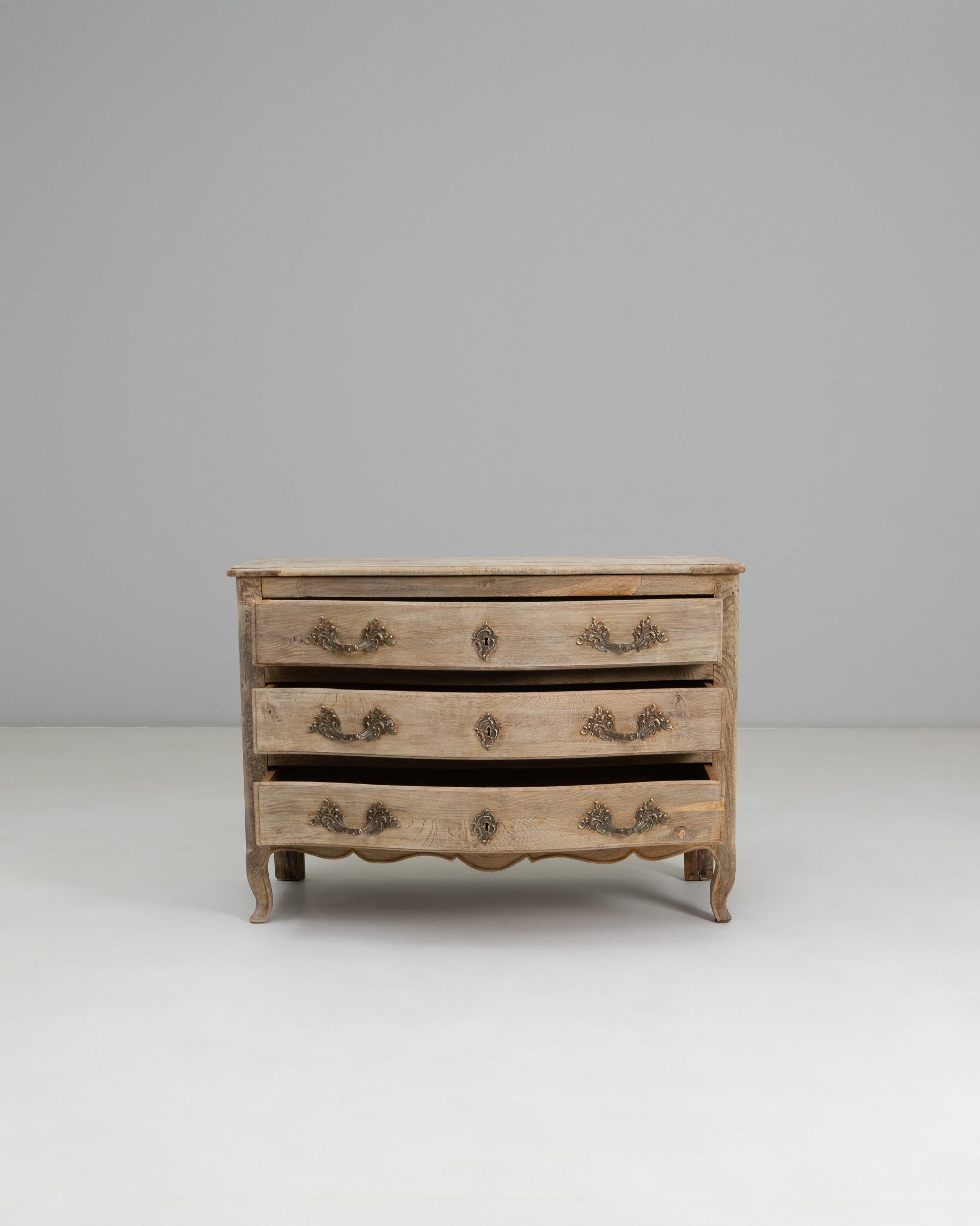 19th Century French Louis XV Style Oak Chest of Drawers In Good Condition For Sale In High Point, NC