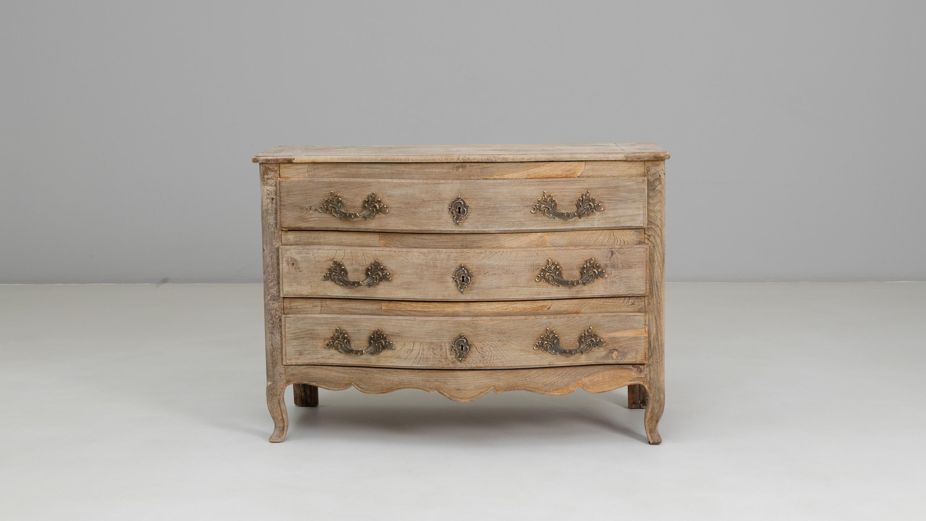 19th Century French Louis XV Style Oak Chest of Drawers For Sale 4