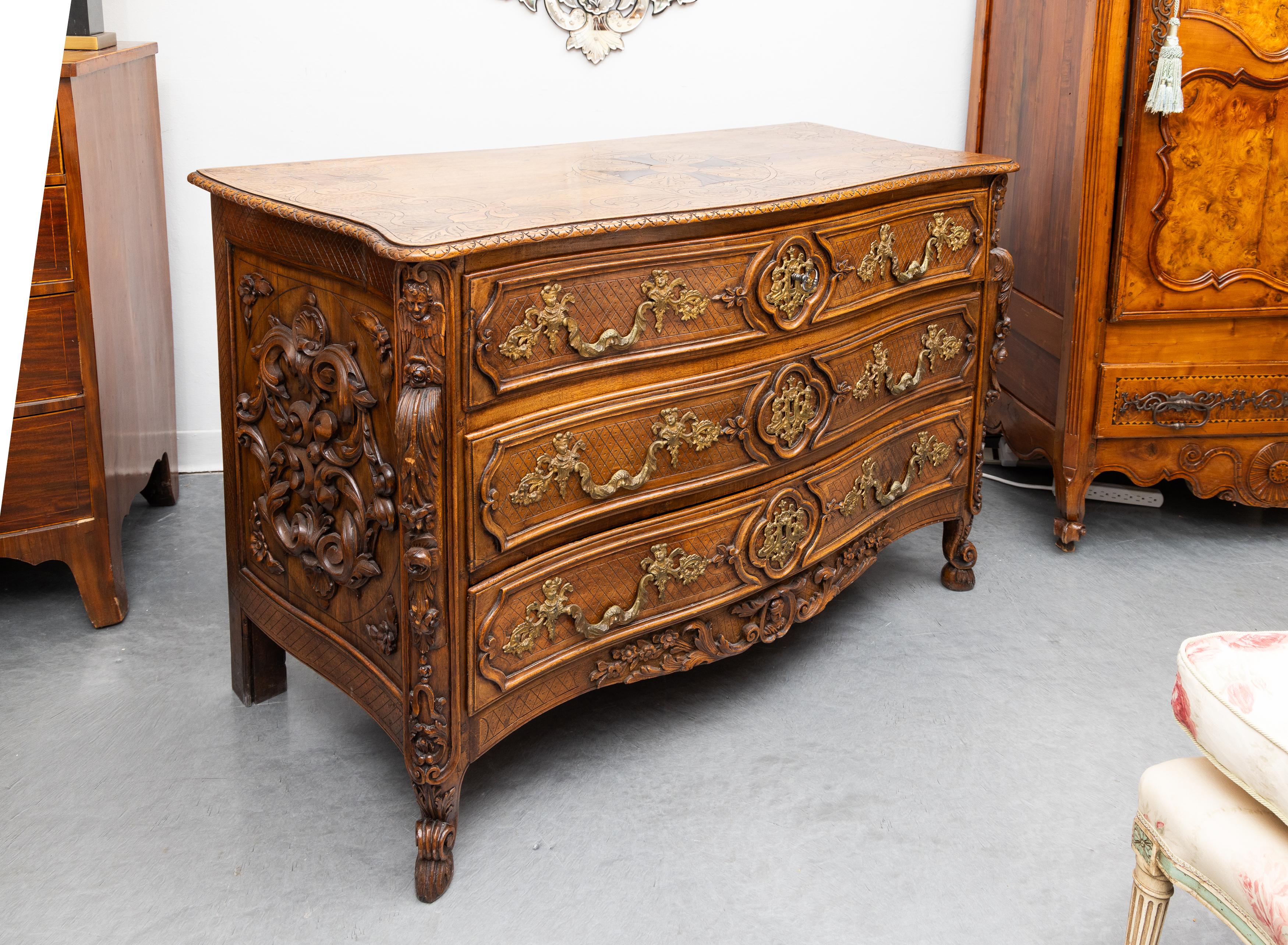 Commode provençale en chêne du XIXe siècle de style Louis XV en vente 7