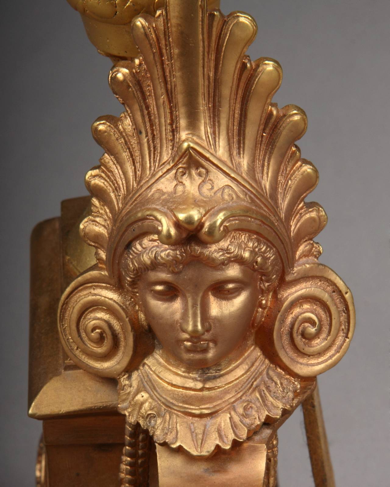 Chenets 3 pièces en bronze doré de style Louis XV du 19ème siècle français Bon état - En vente à Los Angeles, CA