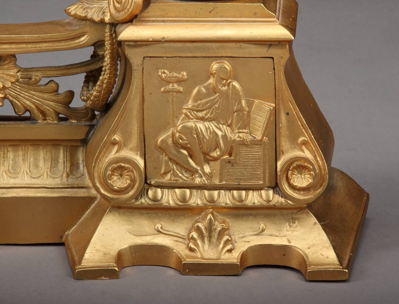 Similoro Chenets a 3 pezzi in stile Luigi XV francese del XIX secolo con ormolatura in vendita