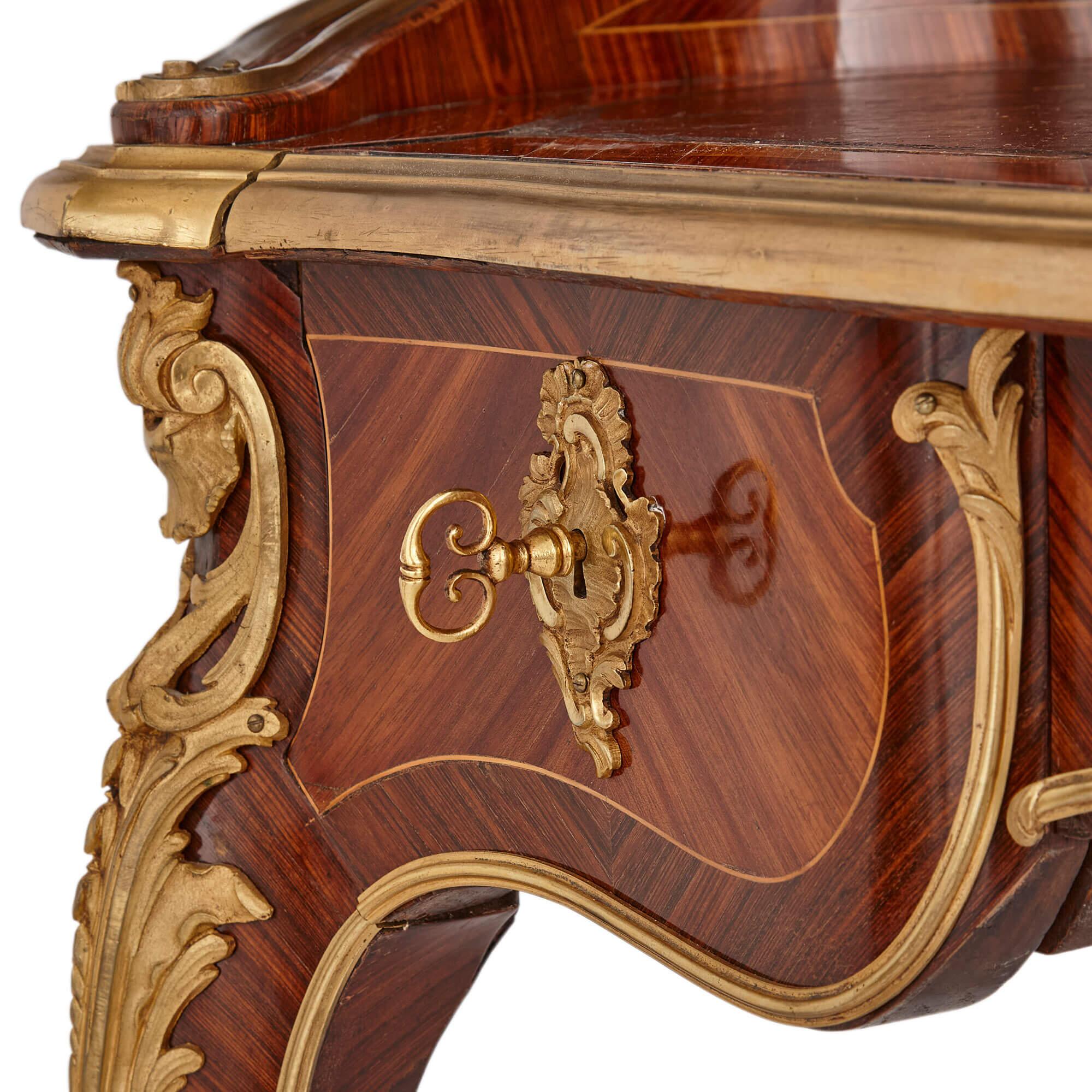 Scrivania francese del XIX secolo in stile Luigi XV con montatura in ormù in vendita 1