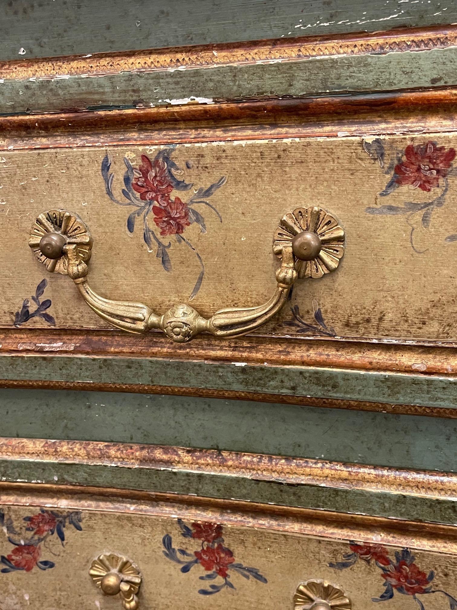Französische bemalte Kommode im Louis-XV-Stil des 19. Jahrhunderts (Holz) im Angebot