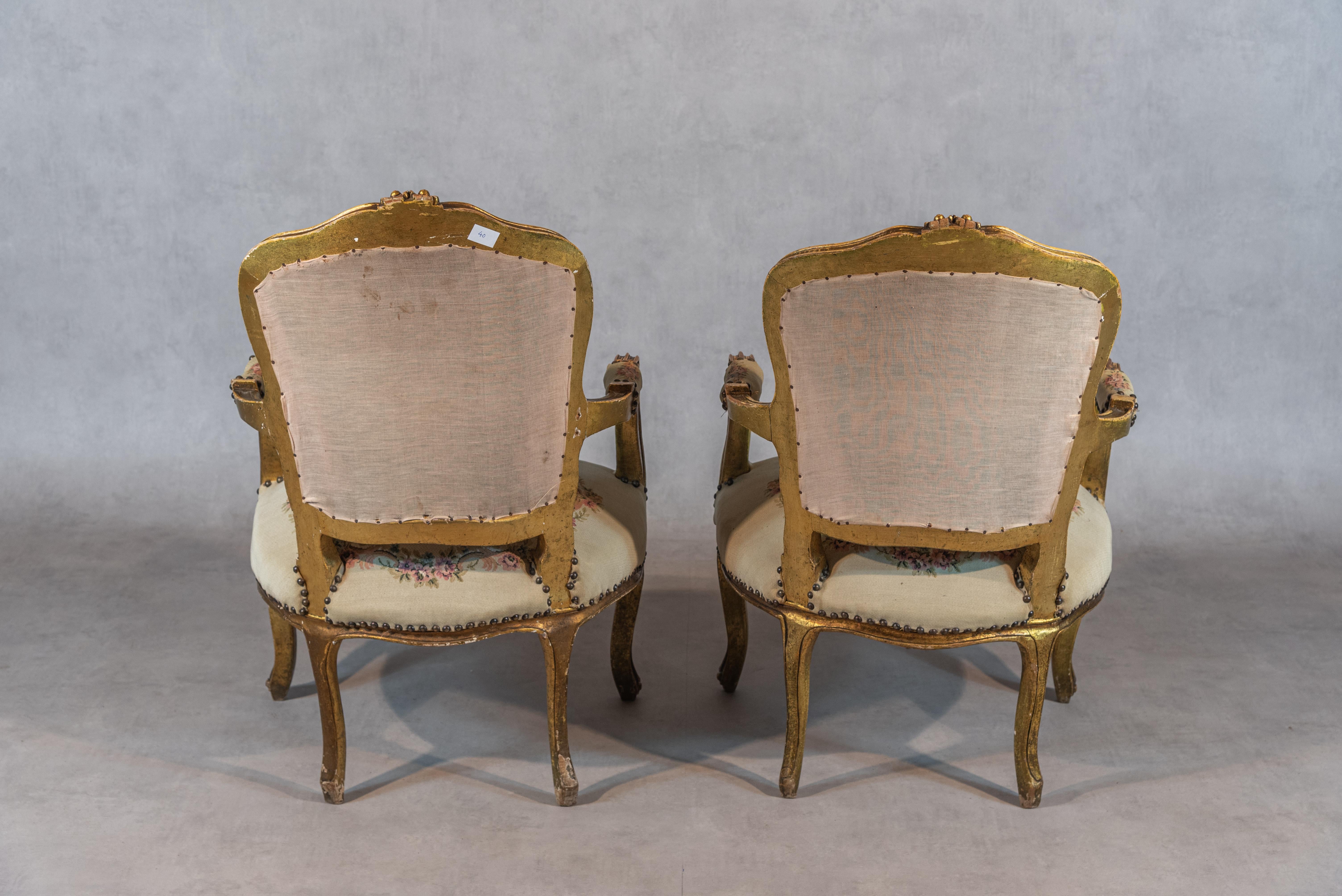 Pareja de Sillones Franceses Estilo Luis XV Siglo XIX en venta 1