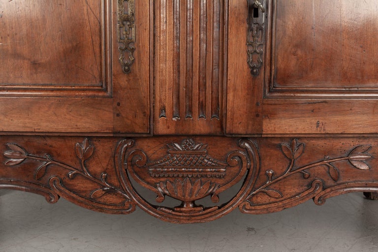 Hand-Carved 19th Century French Louis XV Style Provencal Buffet For Sale