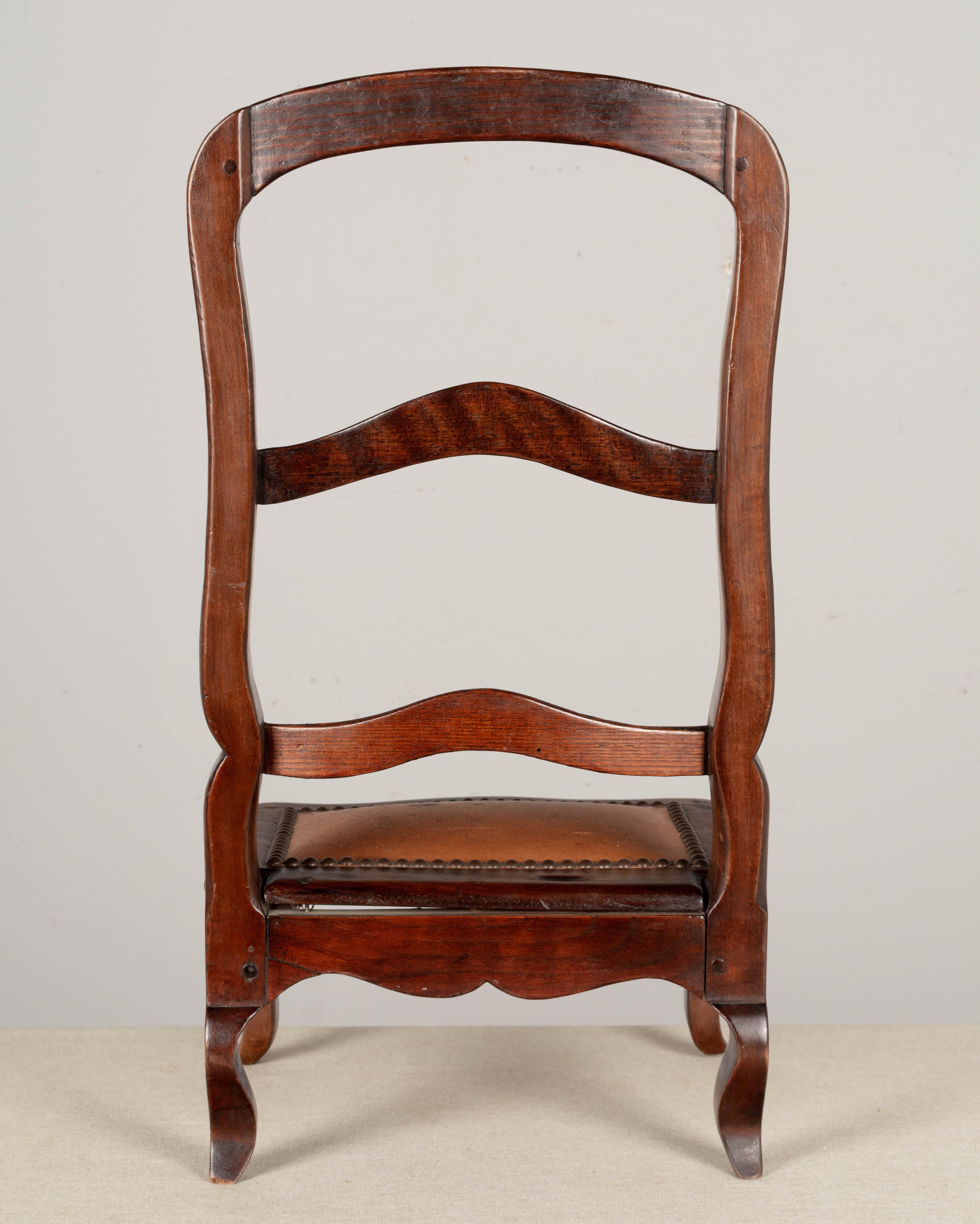 Chaise Sampler française du 19ème siècle de style Louis XV Bon état - En vente à Winter Park, FL