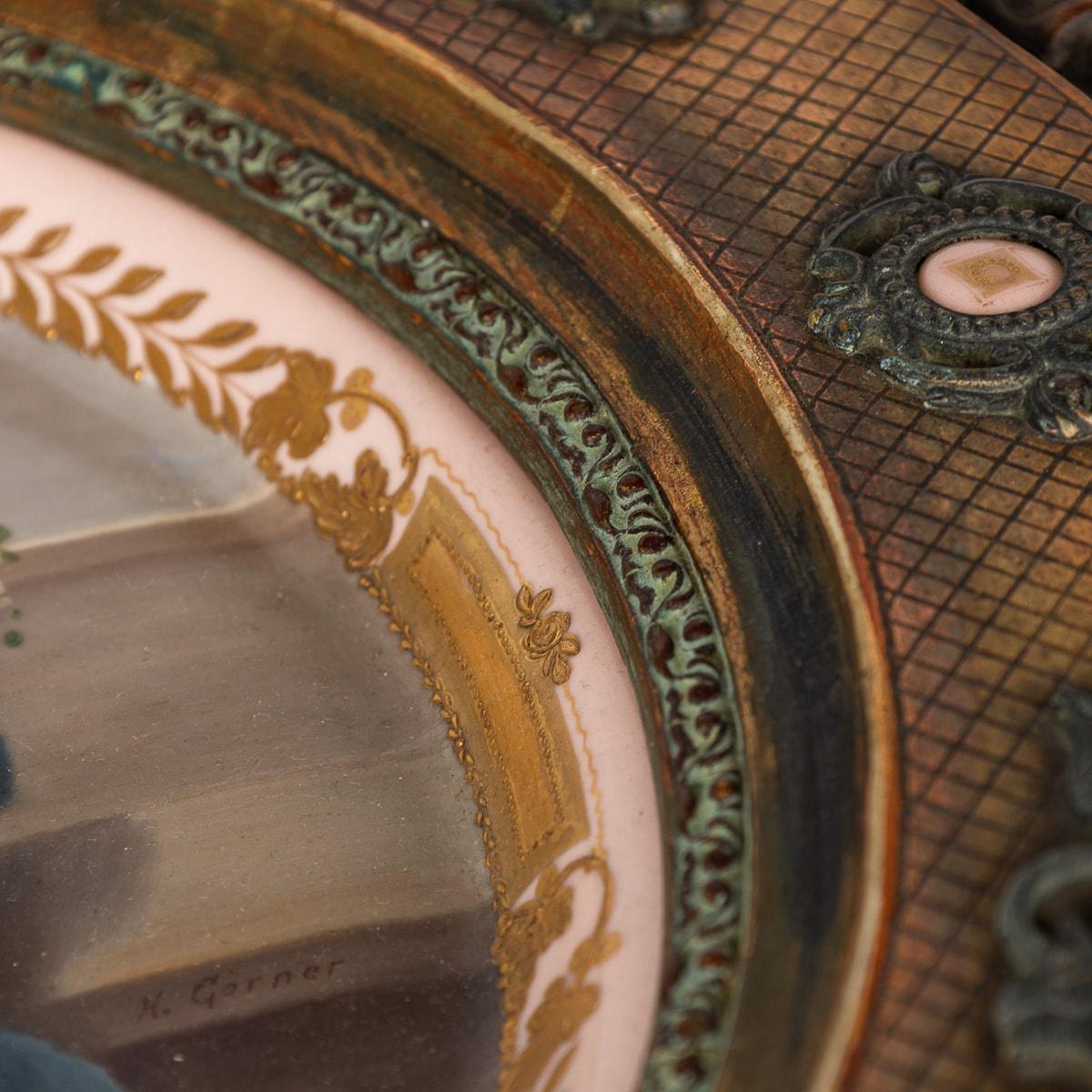 Ensemble de tables de style Louis XV français du 19ème siècle avec porcelaine viennoise vers 1880 en vente 11