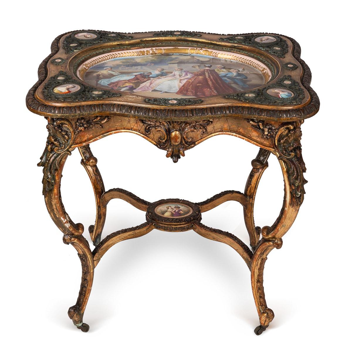 Fin du XIXe siècle Ensemble de tables de style Louis XV français du 19ème siècle avec porcelaine viennoise vers 1880 en vente