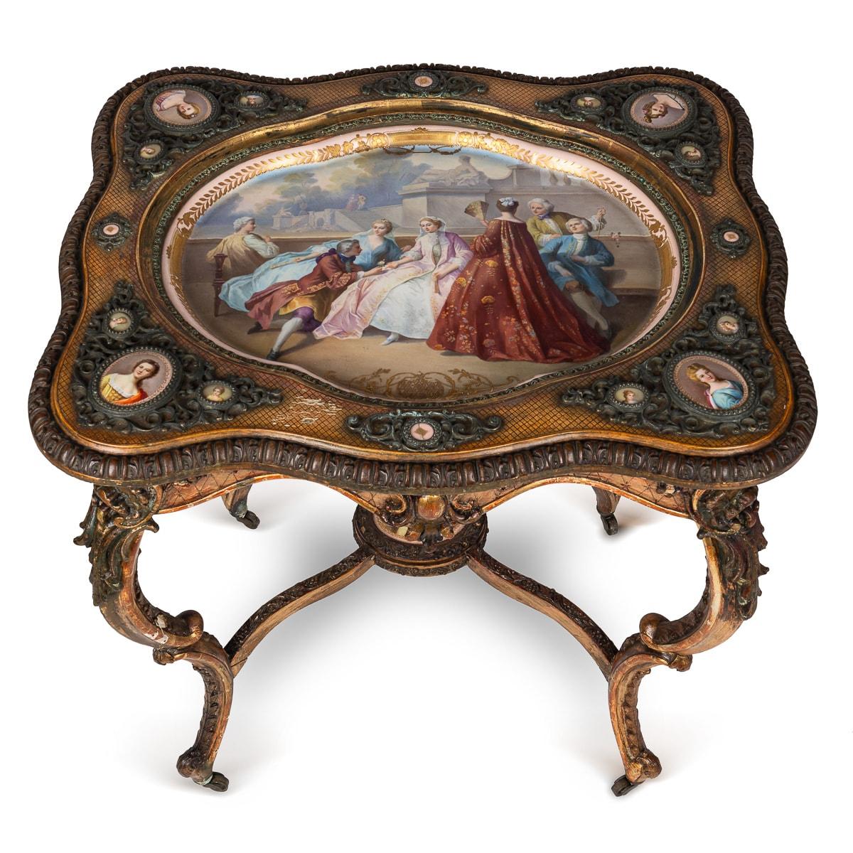 Porcelaine Ensemble de tables de style Louis XV français du 19ème siècle avec porcelaine viennoise vers 1880 en vente