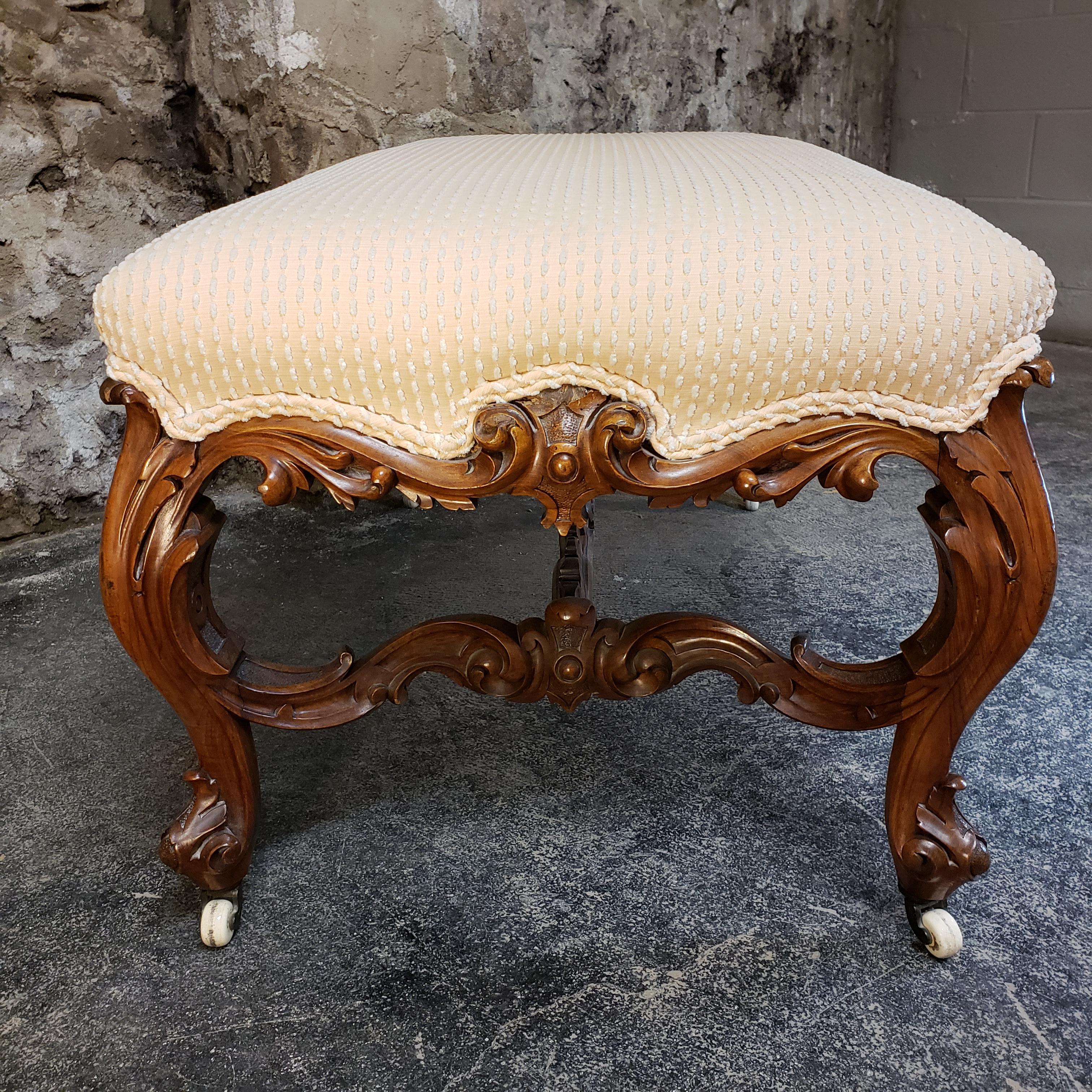 19th Century French Louis XV Style Upholstered Rococo Bench In Good Condition In Hamilton, Ontario