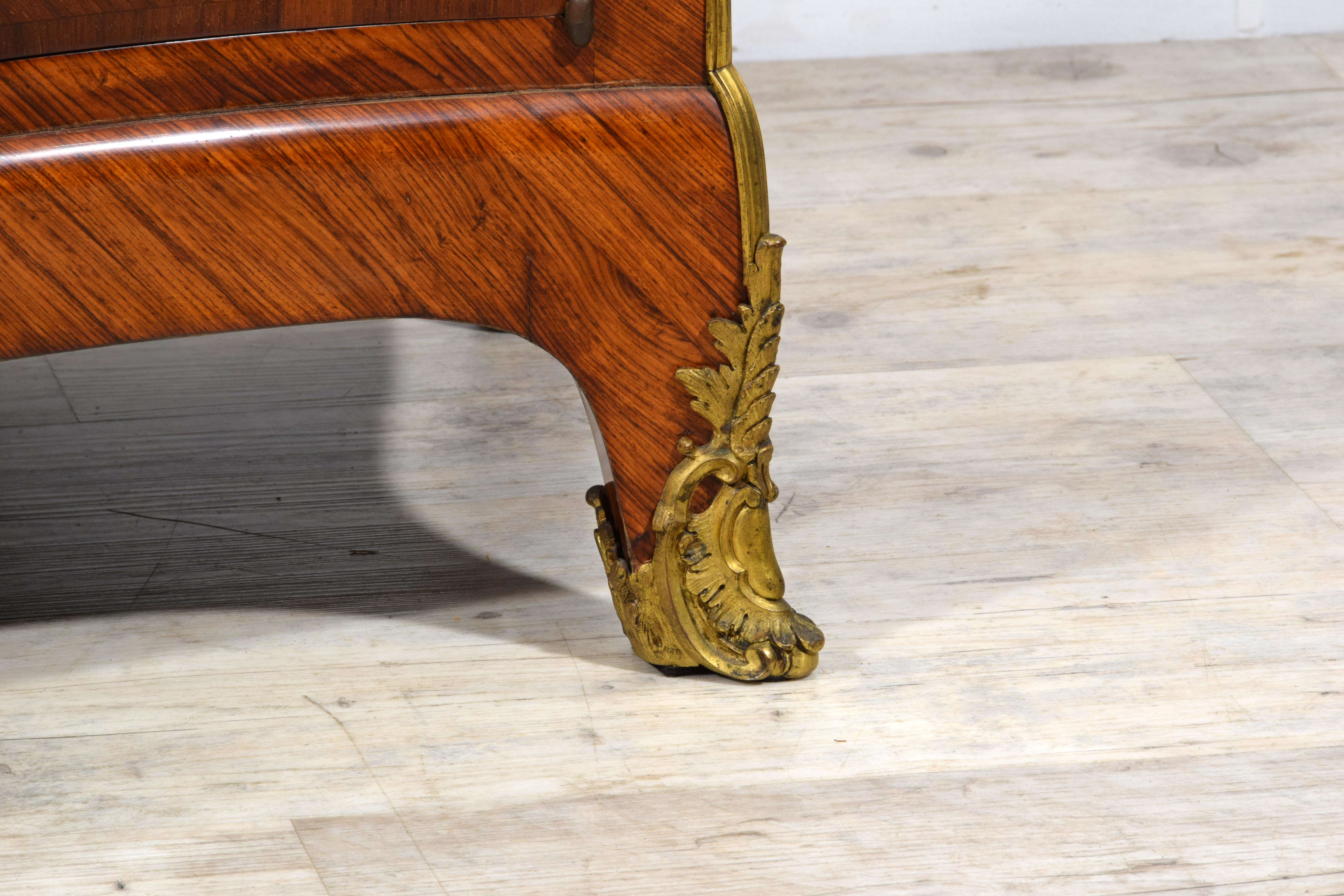 19. Jahrhundert, Französisches Sideboard im Louis XV-Stil aus furniertem Holz im Angebot 9