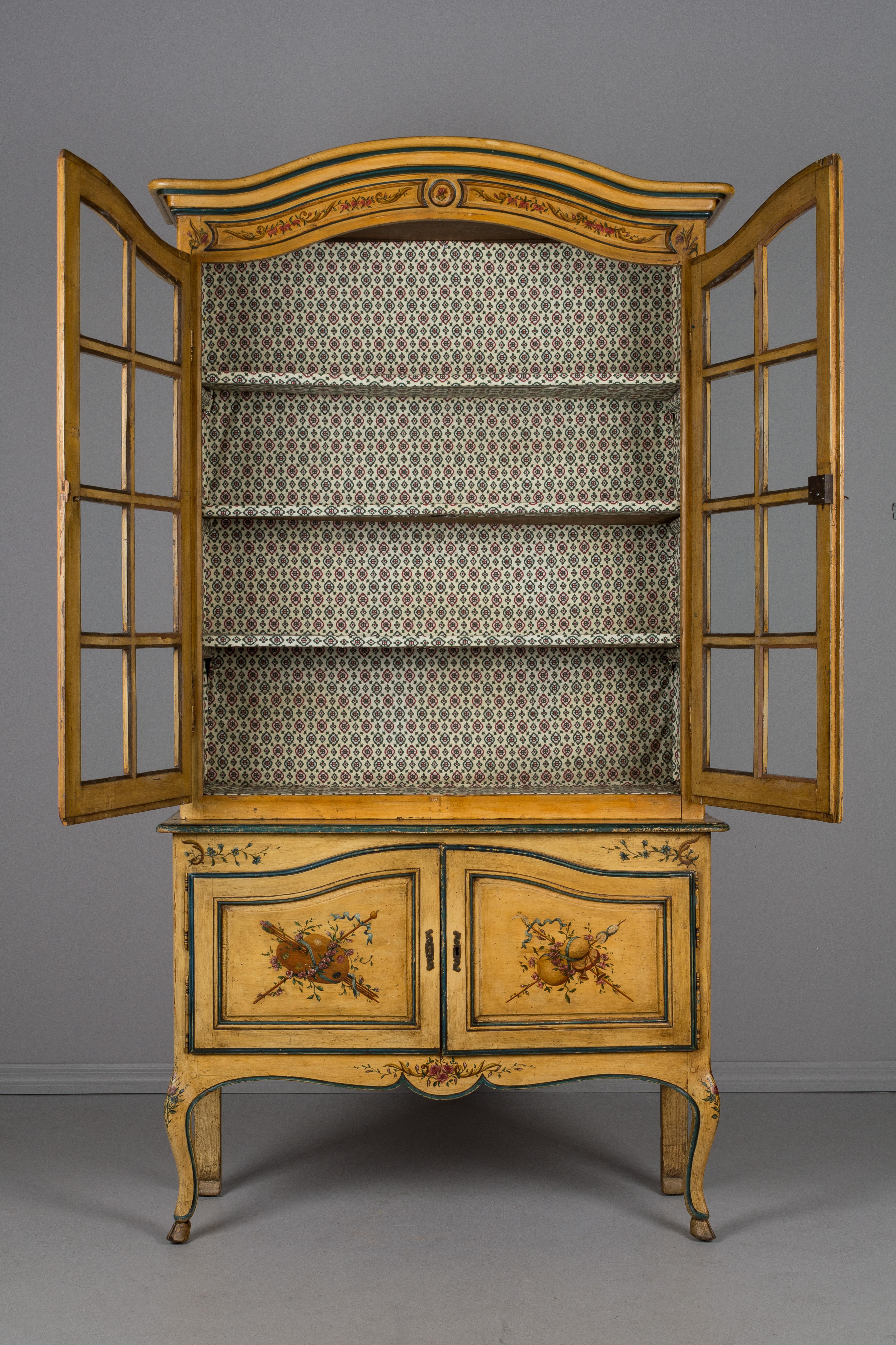 19th Century French Louis XV Style Vitrine or Bookcase In Good Condition In Winter Park, FL