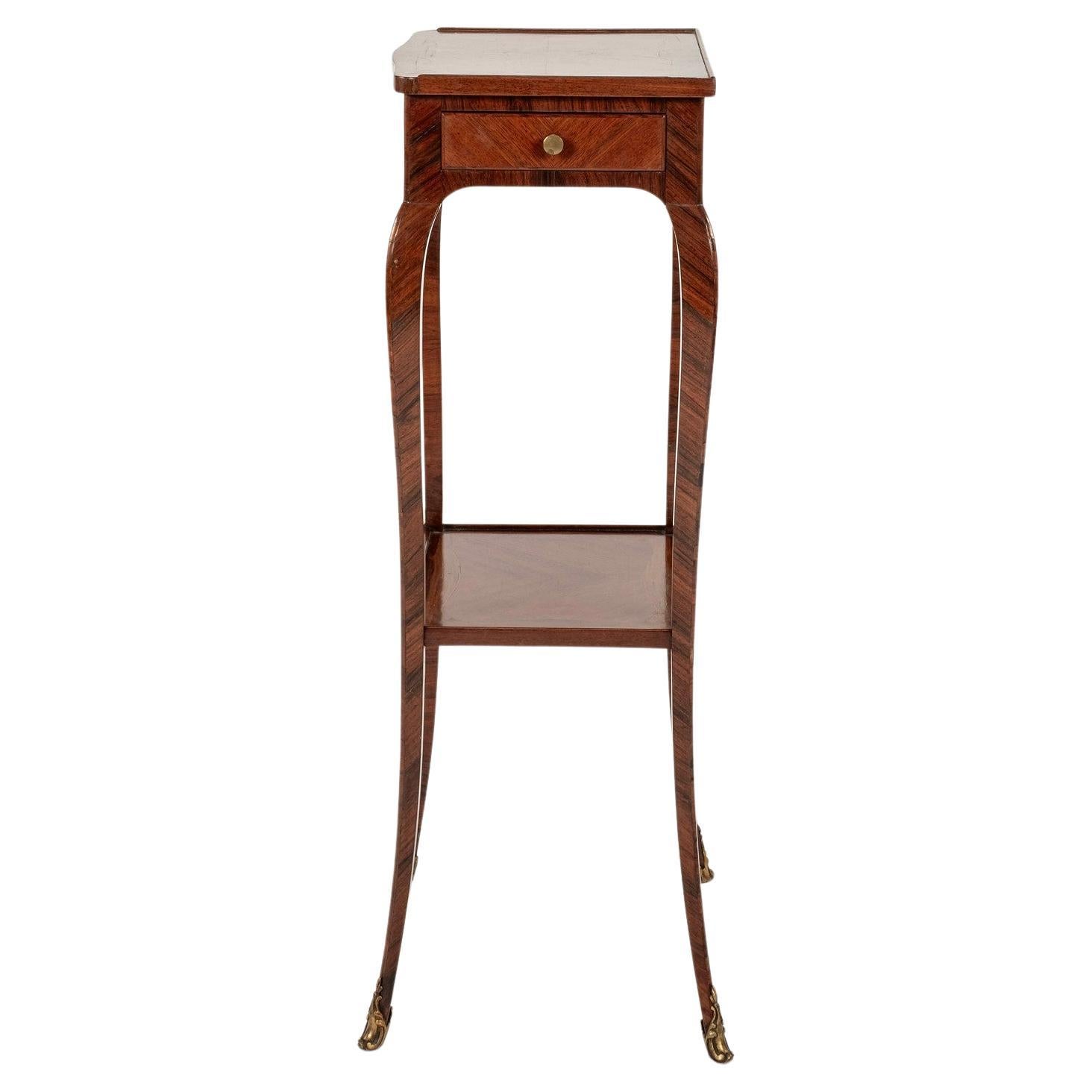 Table de chevet en noyer signée G. Durand, 19e siècle, style Louis XV français