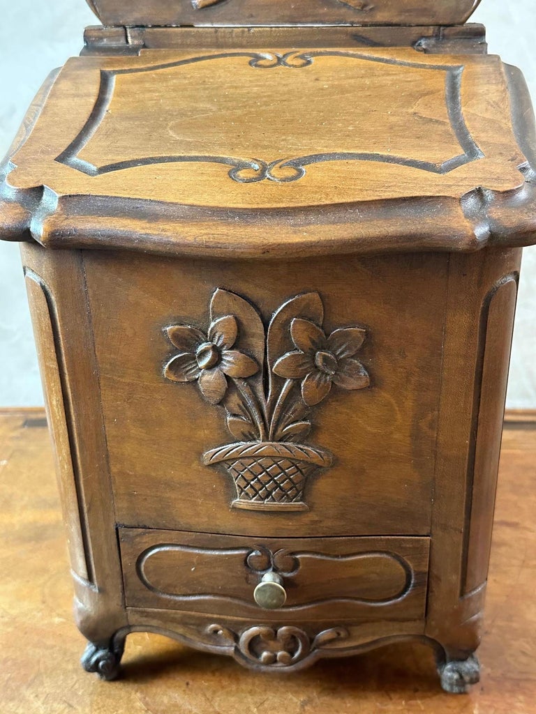 Boîte à Sel Provençale En Noyer Massif Sculpté - XIXème Siècle - Très Bon État - Pièce D'Antiquité