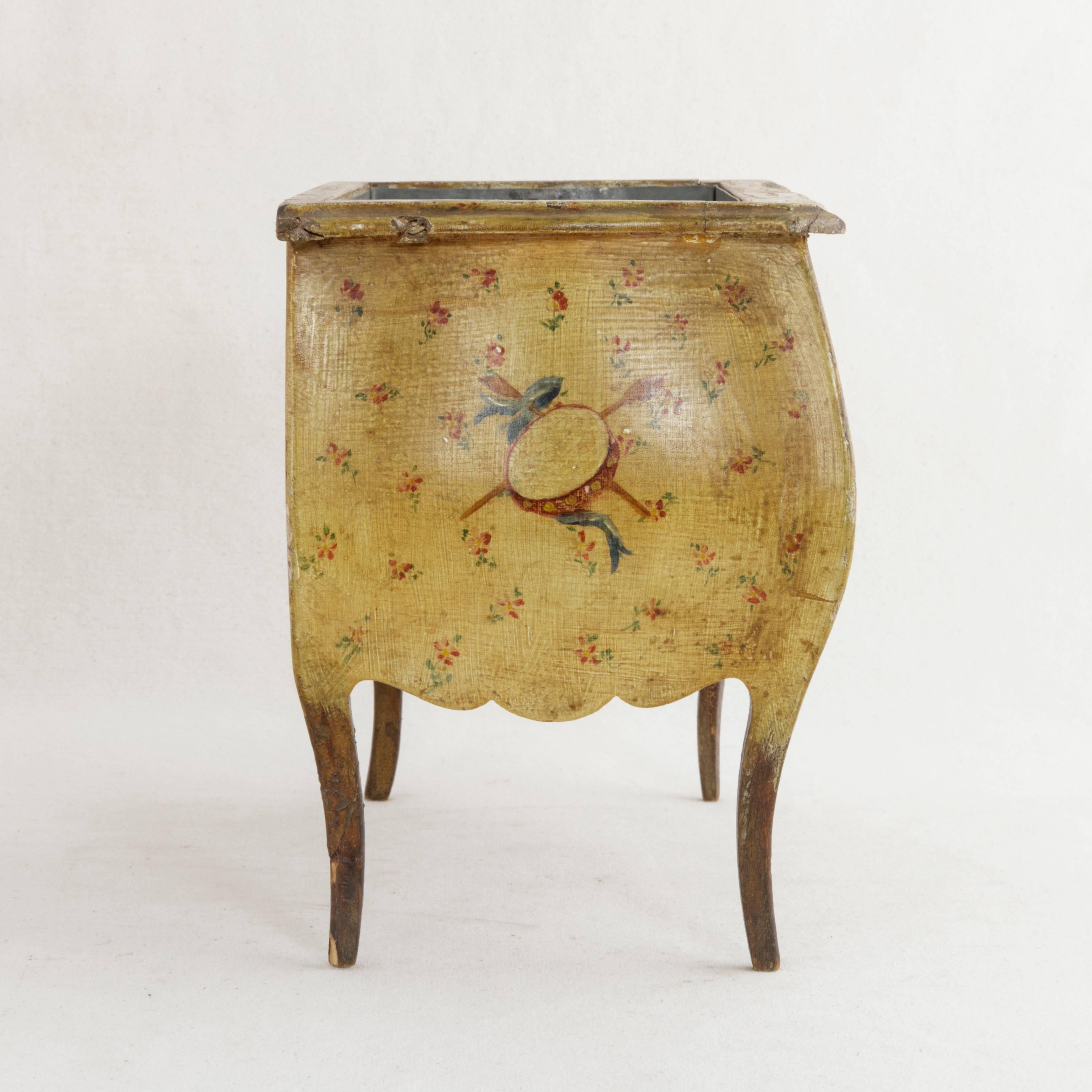 19th Century French Louis XV Tole Painted Tabletop Wooden Jardinière or Cachepot 3
