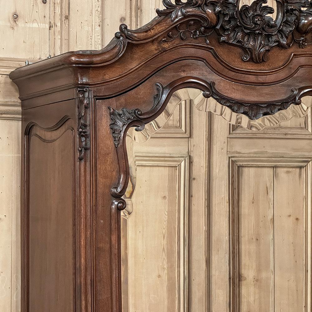 19th Century French Louis XV Walnut Armoire For Sale 4