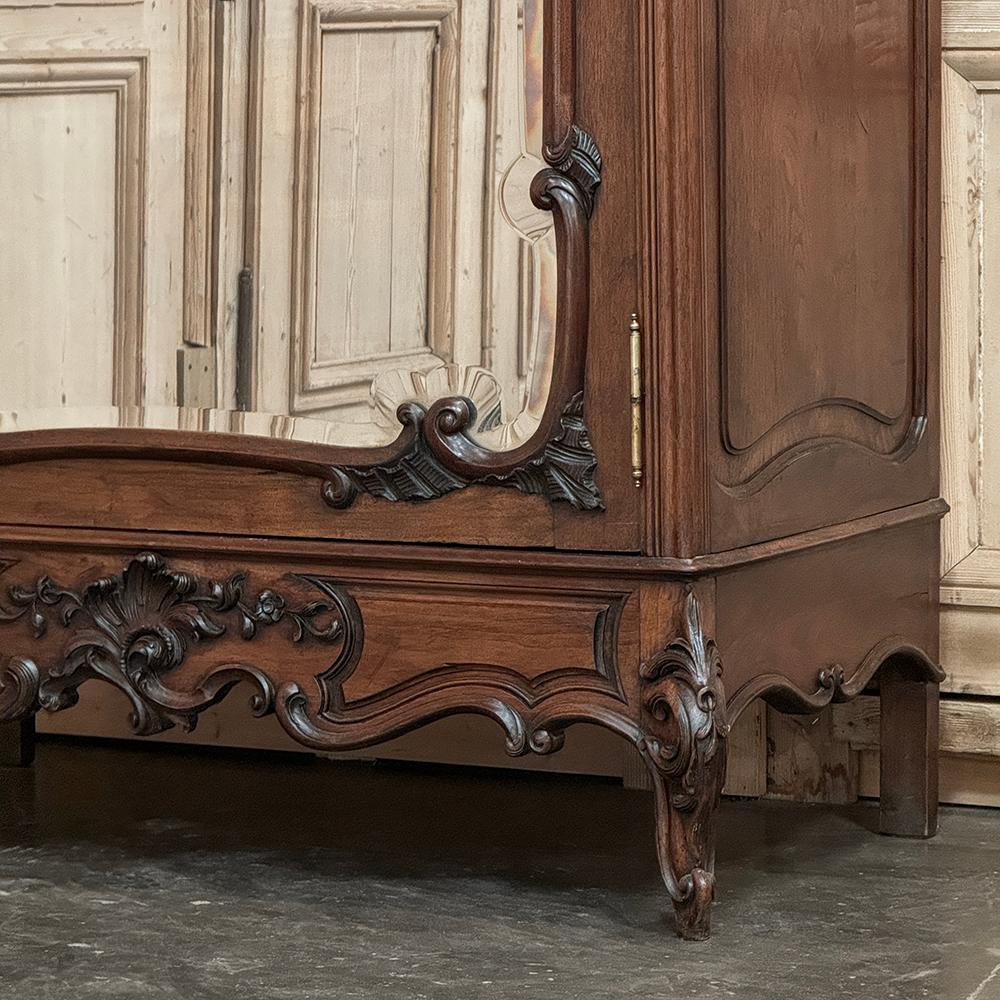 19th Century French Louis XV Walnut Armoire For Sale 11