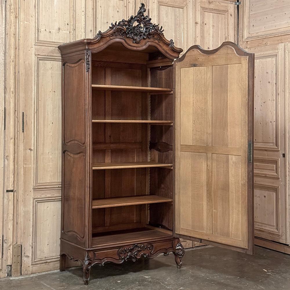 19th Century French Louis XV Walnut Armoire In Good Condition For Sale In Dallas, TX