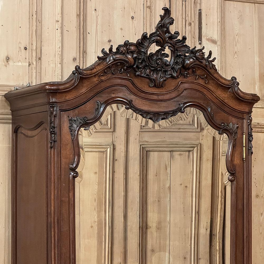 19th Century French Louis XV Walnut Armoire For Sale 1