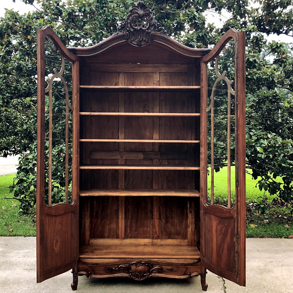 19th Century French Louis XV Walnut Bookcase For Sale 8