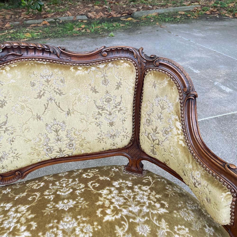 19th Century French Louis XV Walnut Canape For Sale 8