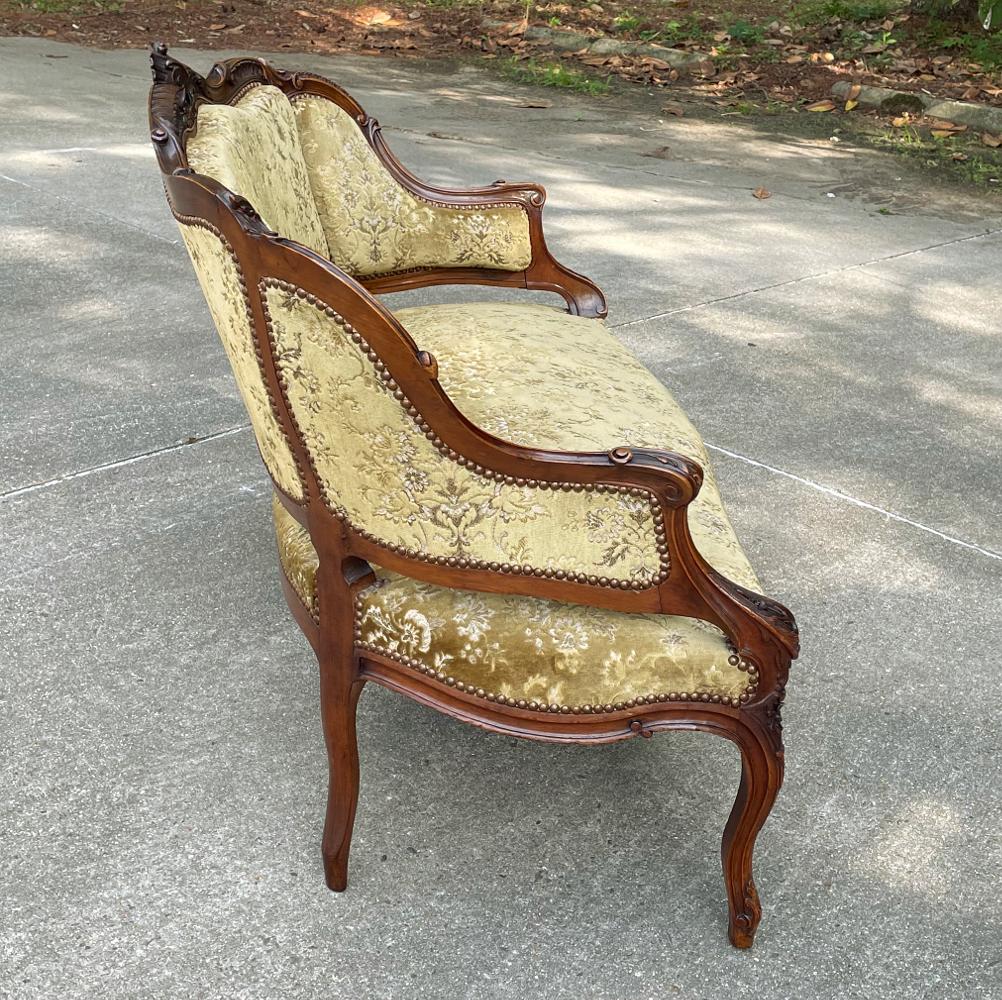 19th Century French Louis XV Walnut Canape For Sale 1