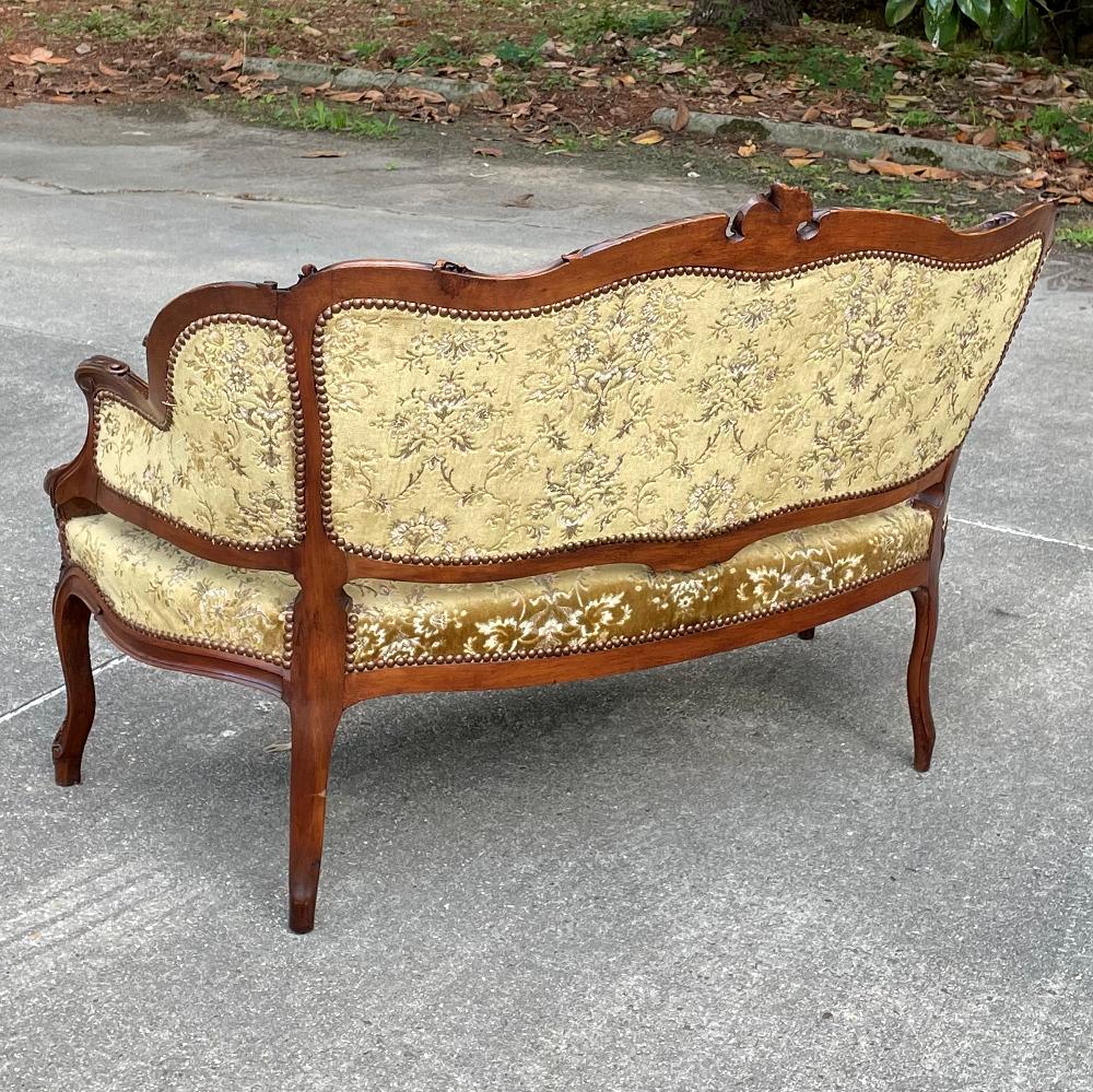 19th Century French Louis XV Walnut Canape For Sale 2