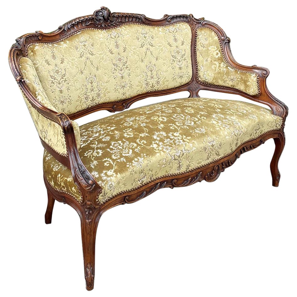 19th Century French Louis XV Walnut Canape