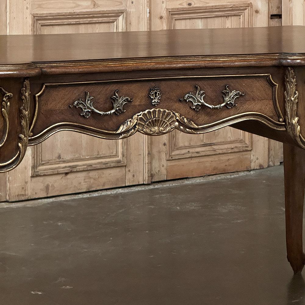 19. Jahrhundert Französisch Louis XV Nussbaum-Schreibtisch ~ Bureau Plat im Angebot 3