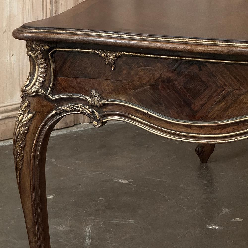 19. Jahrhundert Französisch Louis XV Nussbaum-Schreibtisch ~ Bureau Plat im Angebot 6