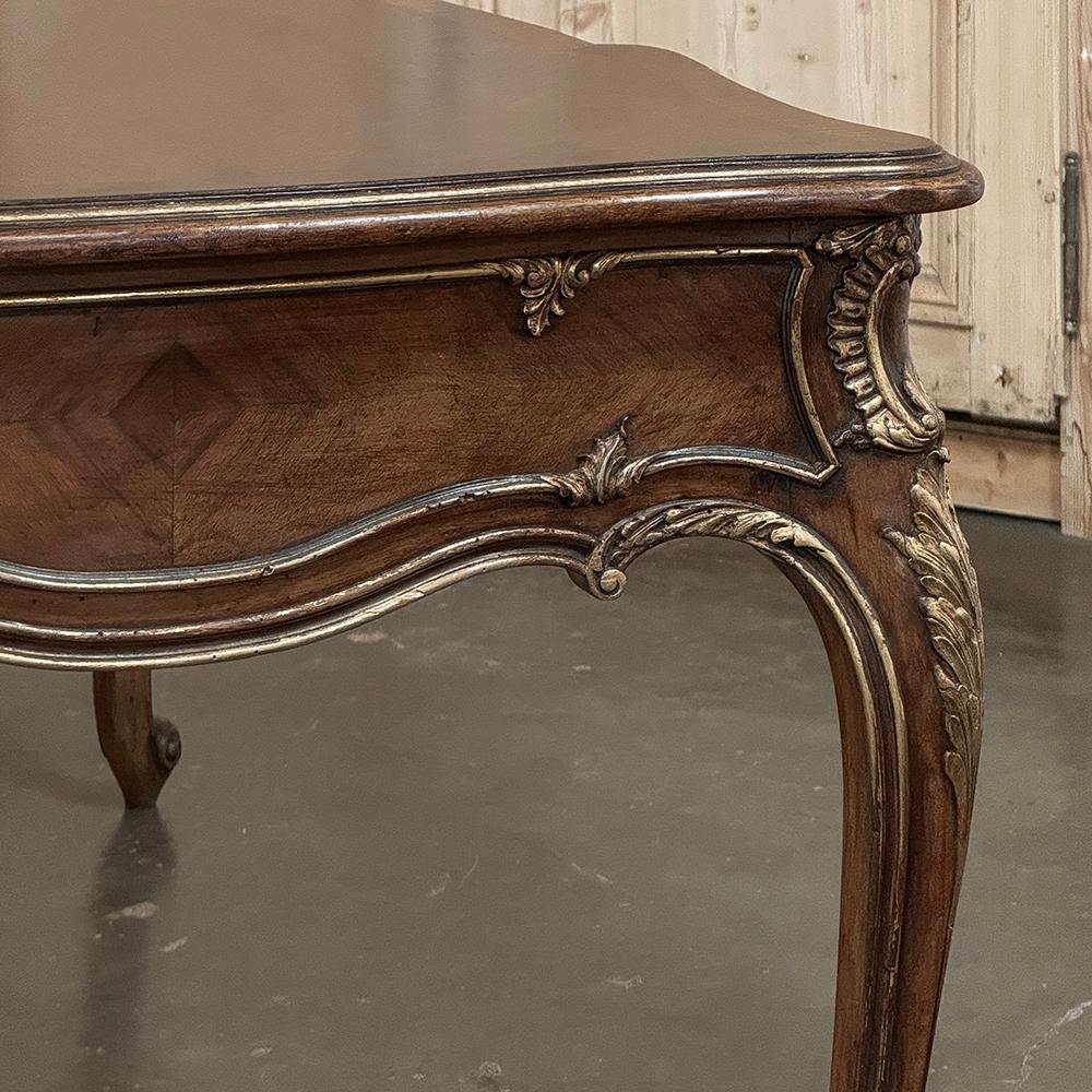 19. Jahrhundert Französisch Louis XV Nussbaum-Schreibtisch ~ Bureau Plat im Angebot 9