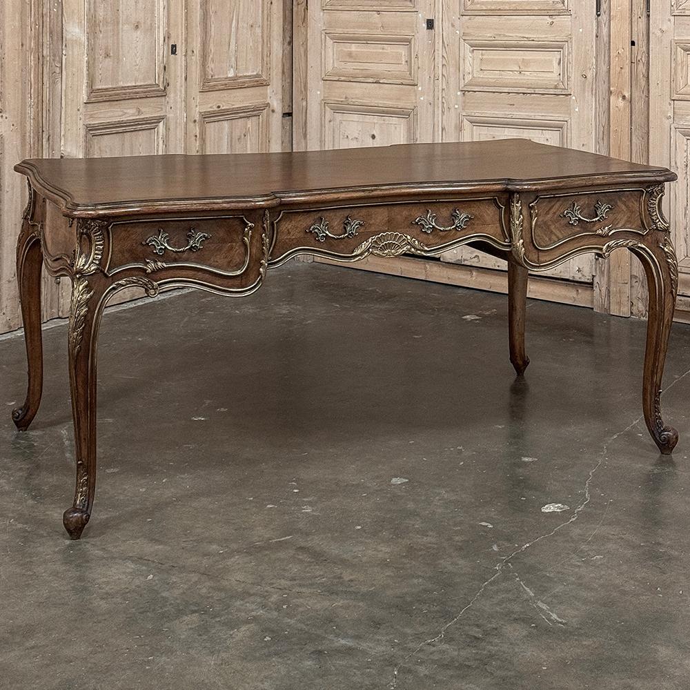 19. Jahrhundert Französisch Louis XV Nussbaum-Schreibtisch ~ Bureau Plat im Angebot 10