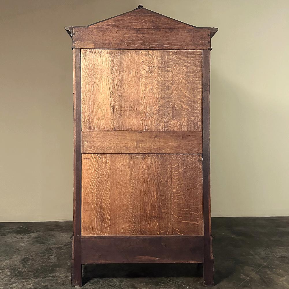 19th Century French Louis XV Walnut Display Armoire ~ Bookcase For Sale 14