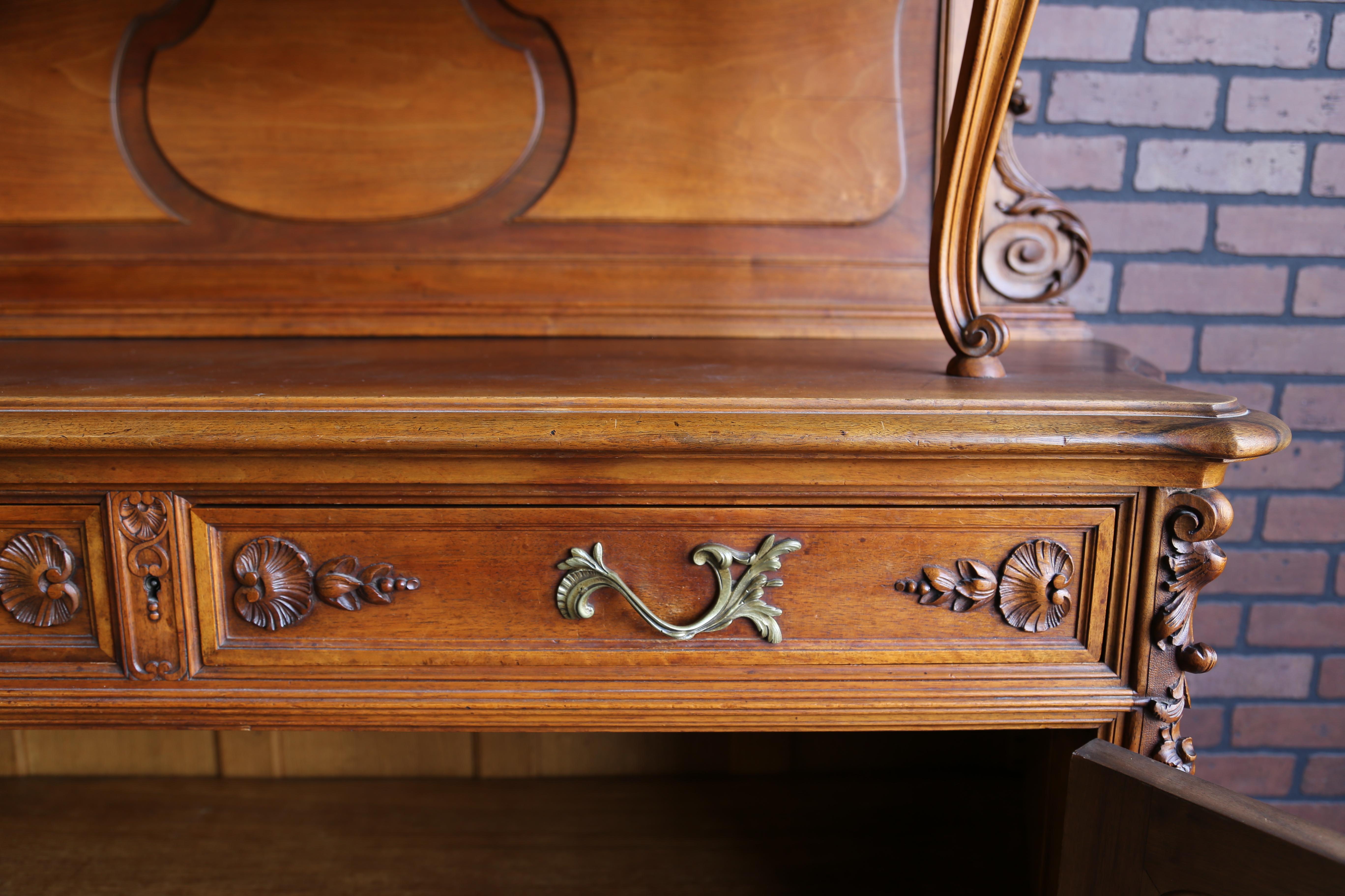 Hand-Carved 19th Century French Louis XV Walnut Hutch For Sale