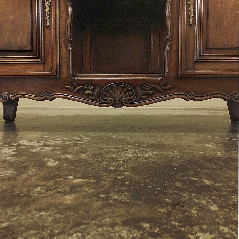 19th Century French Louis XV Walnut Marble-Top Buffet For Sale 8