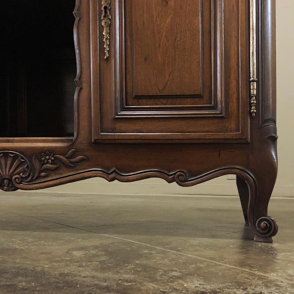 Buffet francese Luigi XV del XIX secolo con piano in noce e marmo in vendita 7