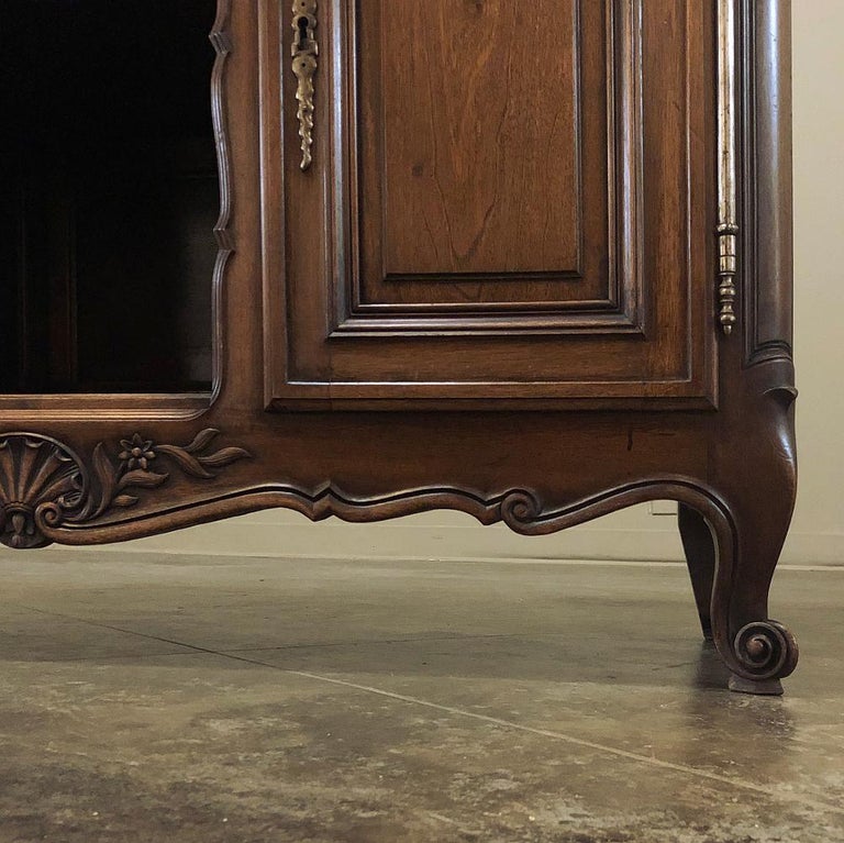 19th Century French Louis XV Walnut Marble-Top Buffet For Sale 9