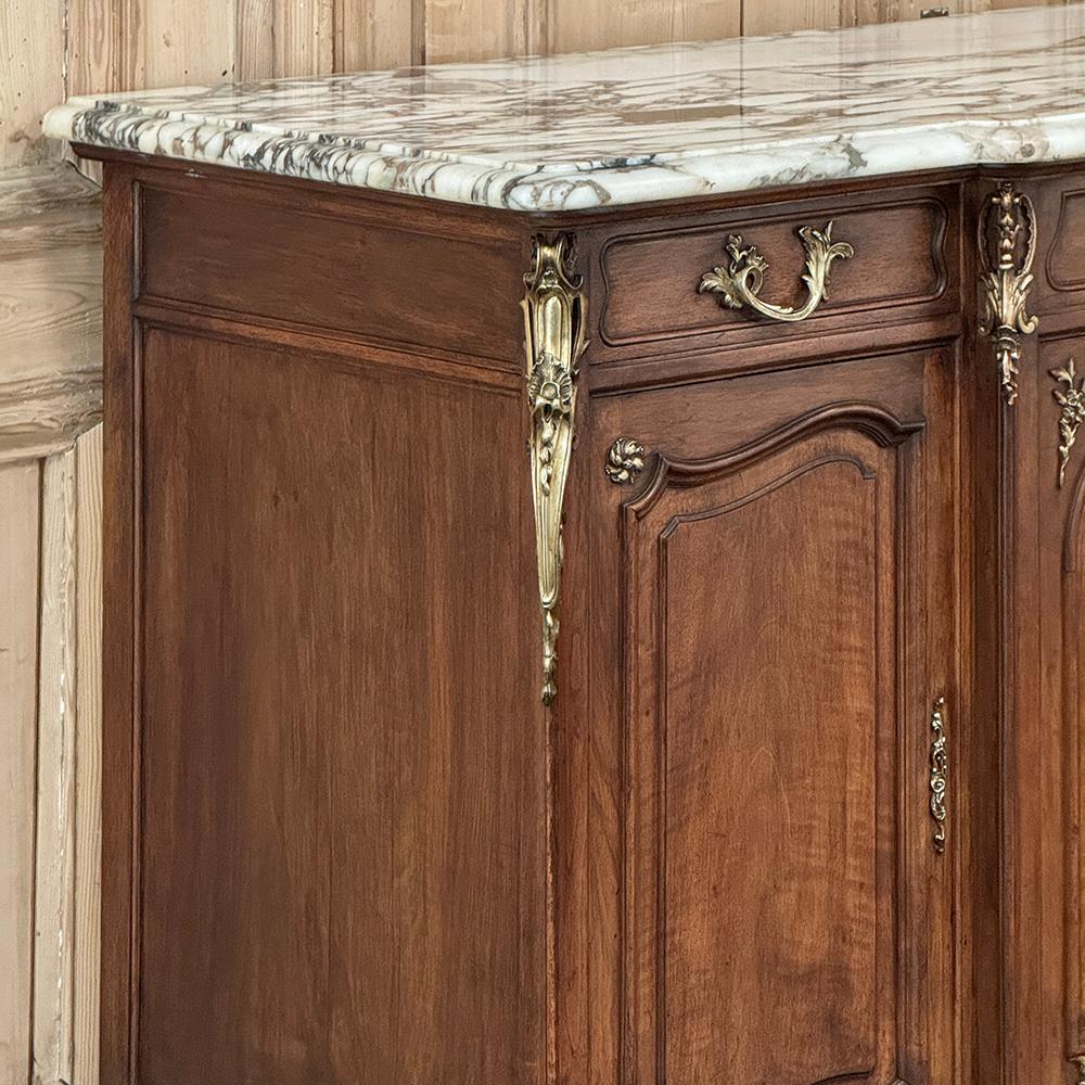 Buffet francese Luigi XV del XIX secolo con piano in marmo di noce e ormeggio in vendita 5