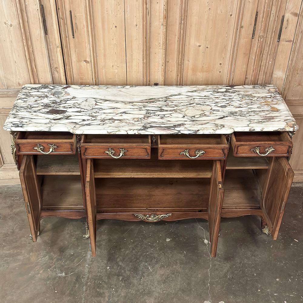 Buffet francese Luigi XV del XIX secolo con piano in marmo di noce e ormeggio in vendita 10
