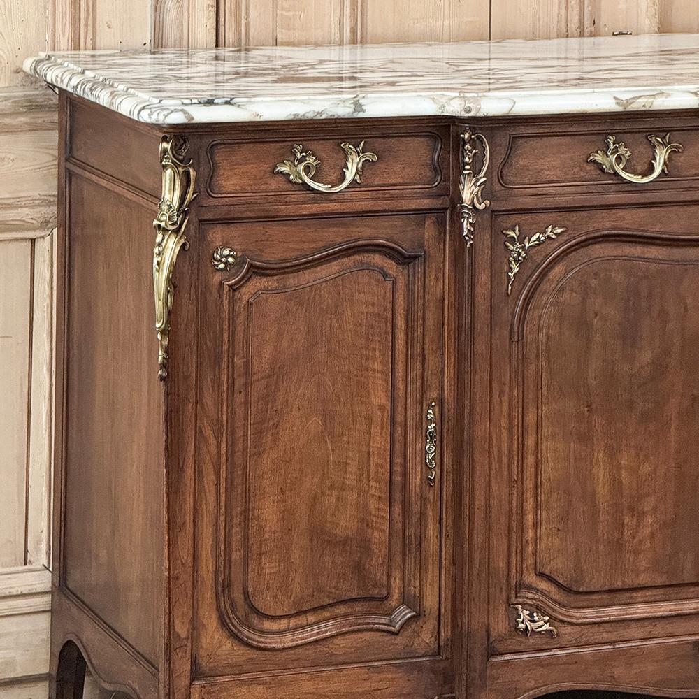 Buffet francese Luigi XV del XIX secolo con piano in marmo di noce e ormeggio In condizioni buone in vendita a Dallas, TX