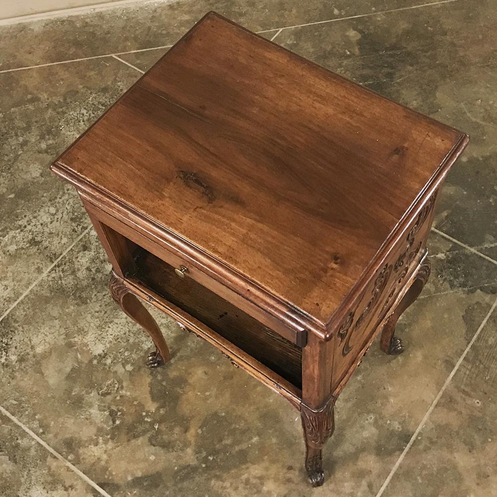19th Century French Louis XV Walnut Nightstand ~ End Table For Sale 6