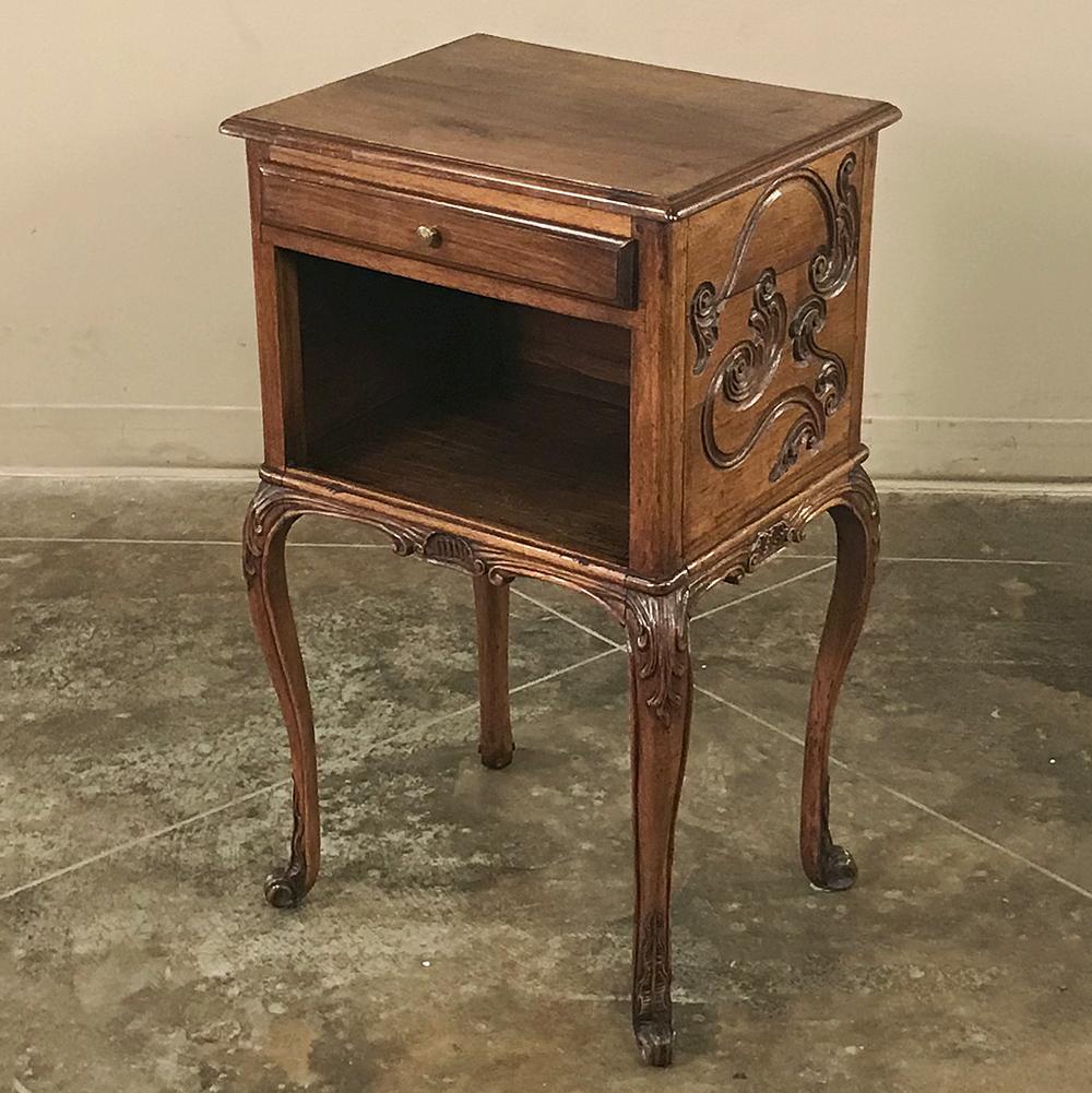Hand-Carved 19th Century French Louis XV Walnut Nightstand ~ End Table For Sale