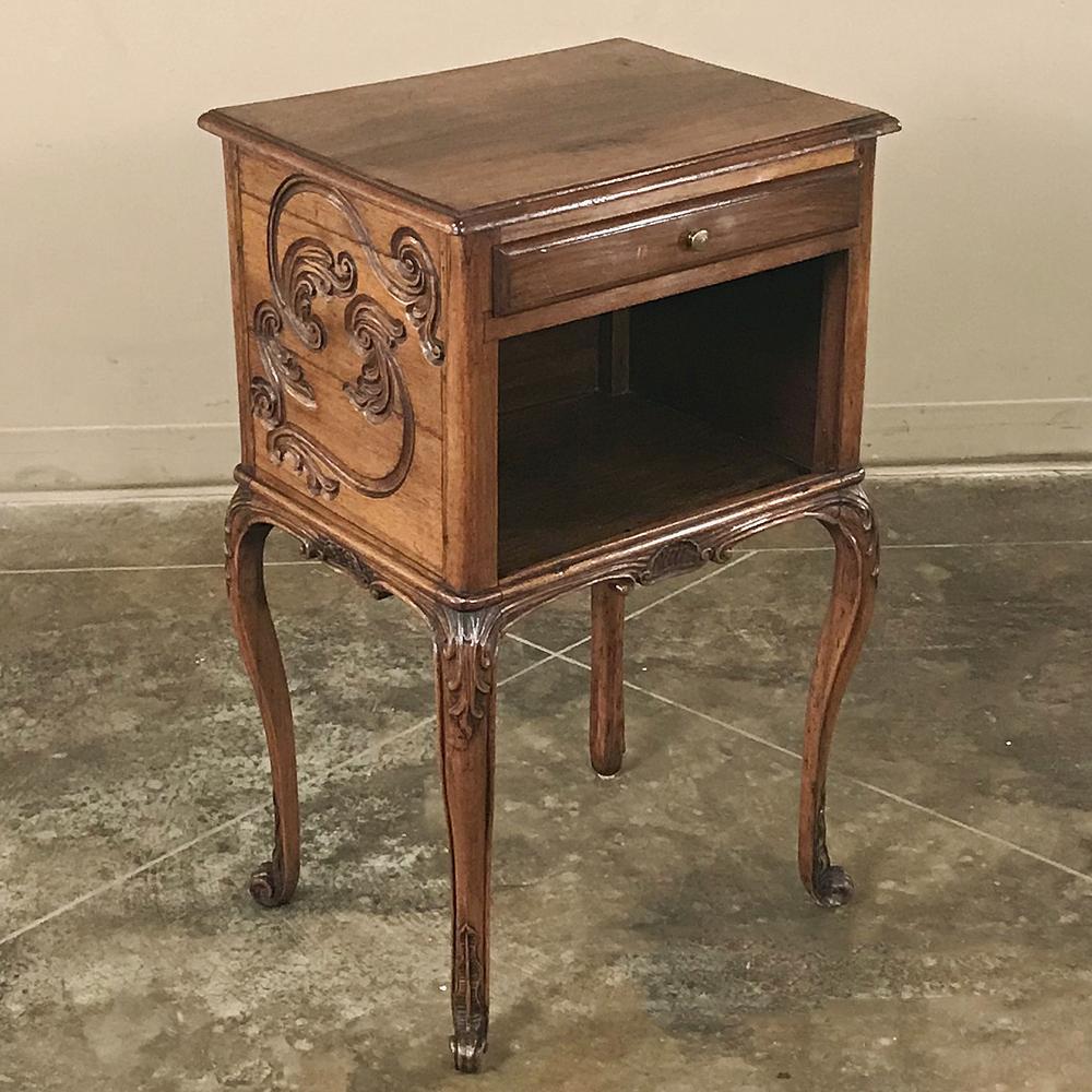 19th Century French Louis XV Walnut Nightstand ~ End Table For Sale 2