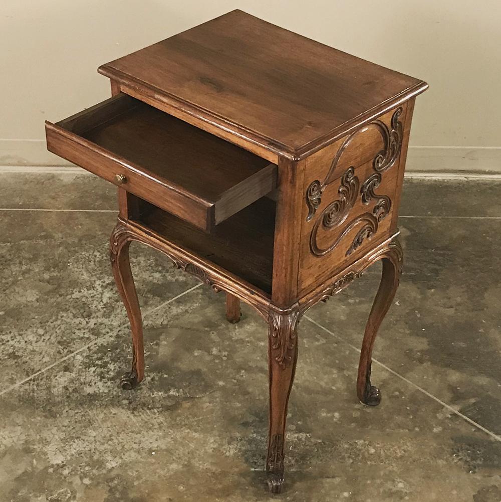 19th Century French Louis XV Walnut Nightstand ~ End Table For Sale 4
