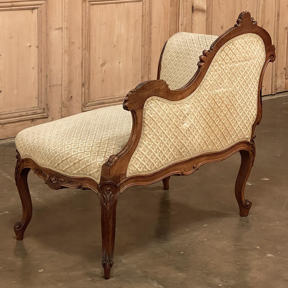 19th Century French Louis XV Walnut Petite Chaise Lounge For Sale 12