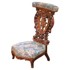 19th Century French Louis XV Walnut Prie-Dieu with Carved Cross and Upholstery