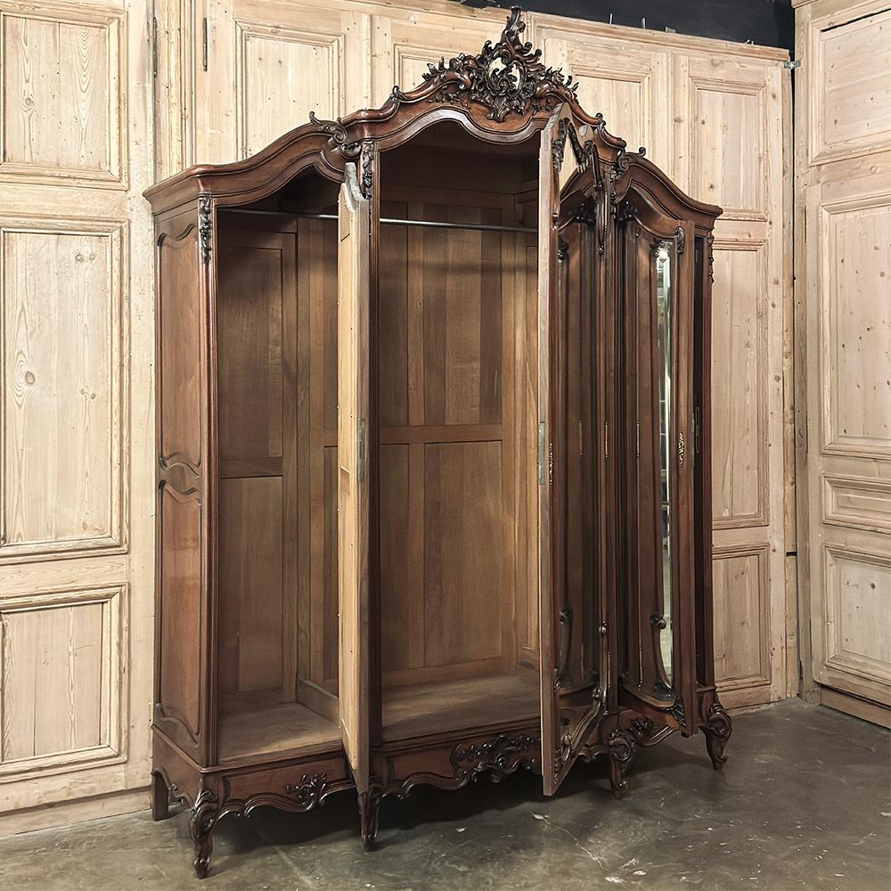 19th Century French Louis XV Walnut Triple Armoire In Good Condition For Sale In Dallas, TX